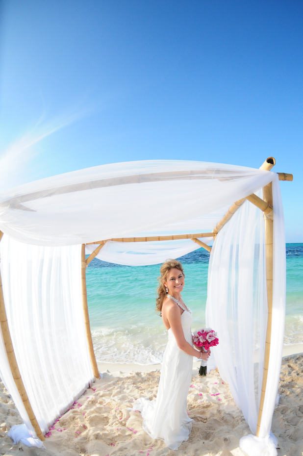 Lyford Cay Wedding Photographer