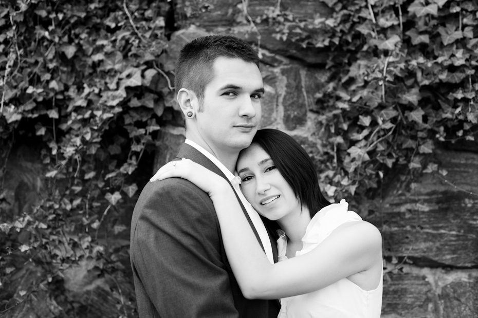 engagement photo in piedmont park