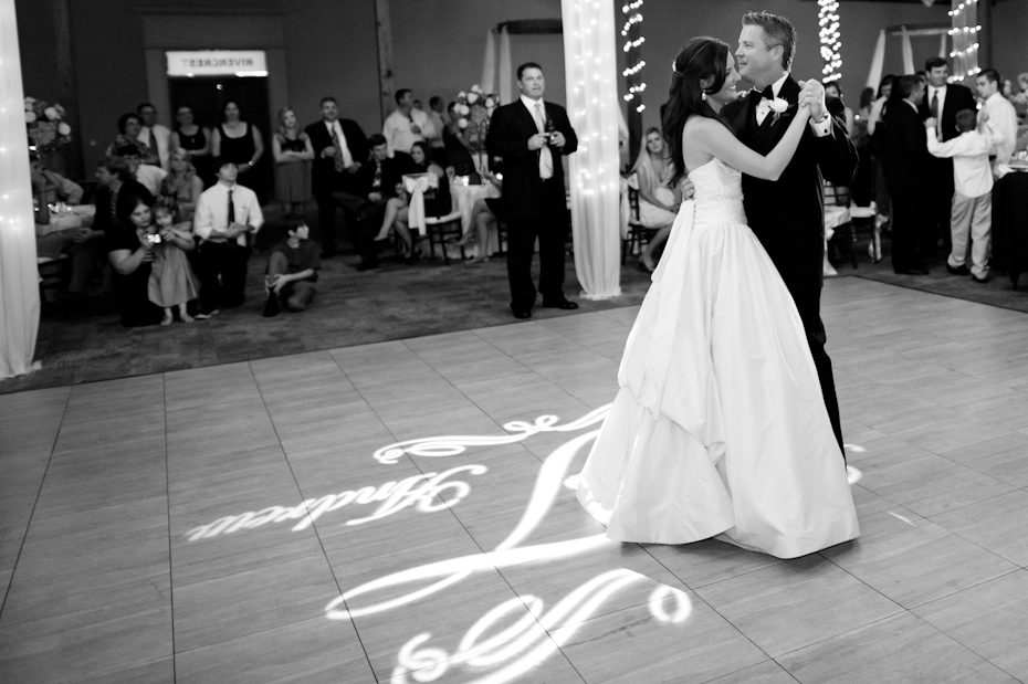 Father daughter dance at wedding