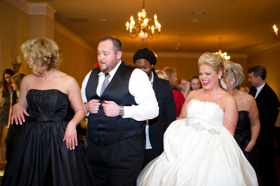 Fun dancing pictures from wedding