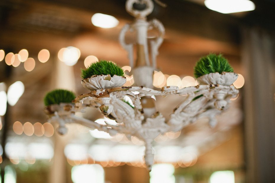 Barn wedding decor