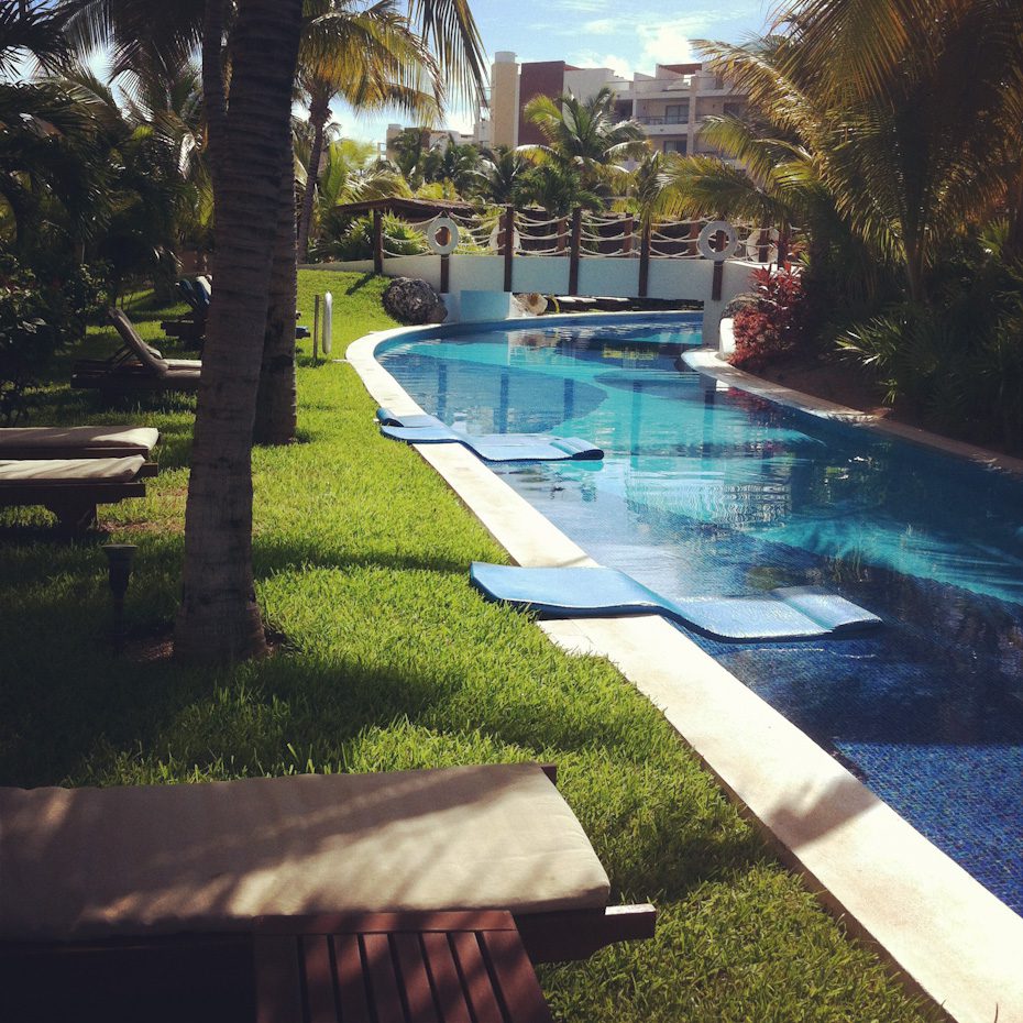 Excellence Playa Mujeres Lazy River Swim up Room