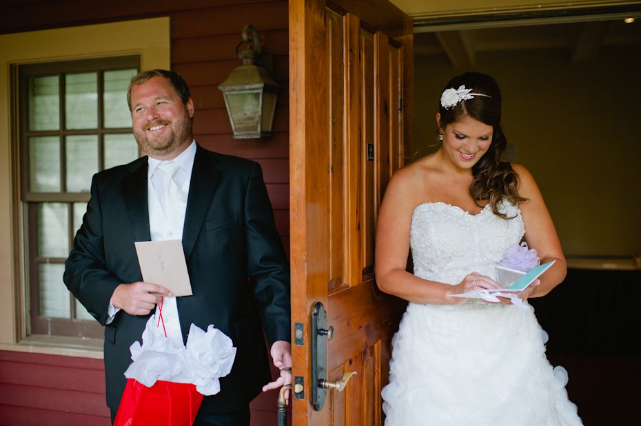 Exchanging gifts before the wedding ceremony